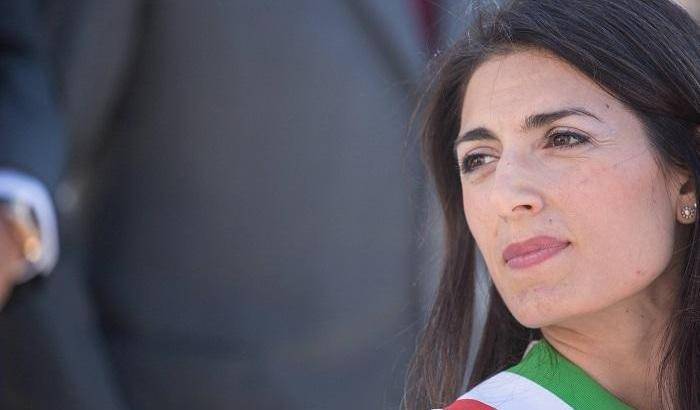 Inchiesta nomine, Virginia Raggi dai pm: cominciato l'interrogatorio