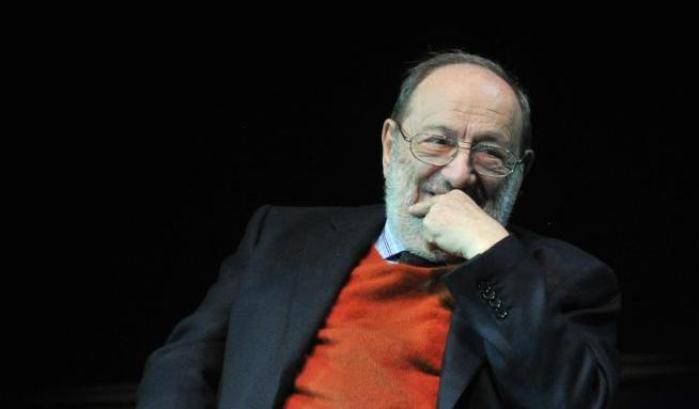 Il sindaco leghista di Alessandria dice no al liceo classico intitolato a Umberto Eco