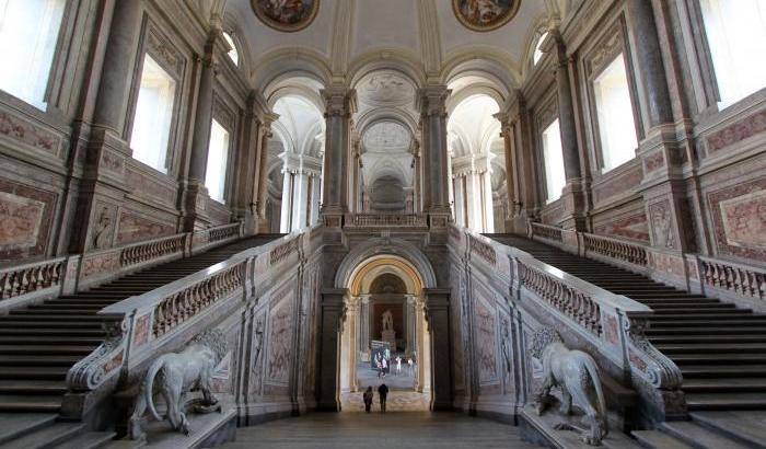 I carabinieri mettono sotto sequestro sei stanze alla Reggia di Caserta