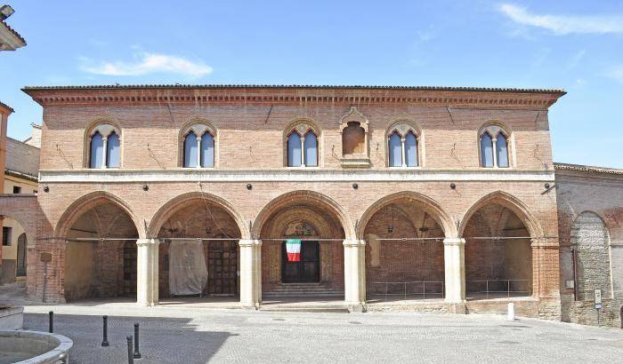 Donne arabe nel museo: Fabriano ribatte così all'intolleranza