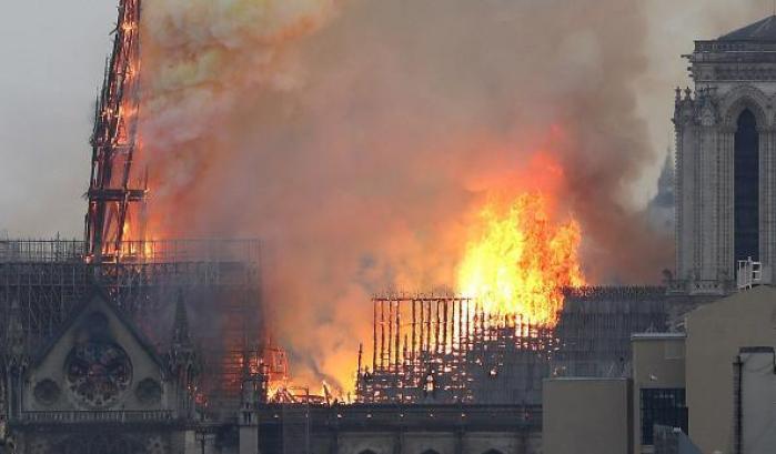 Il restauratore di Assisi: «A Notre Dame sensori di fumo assenti o bloccati?»