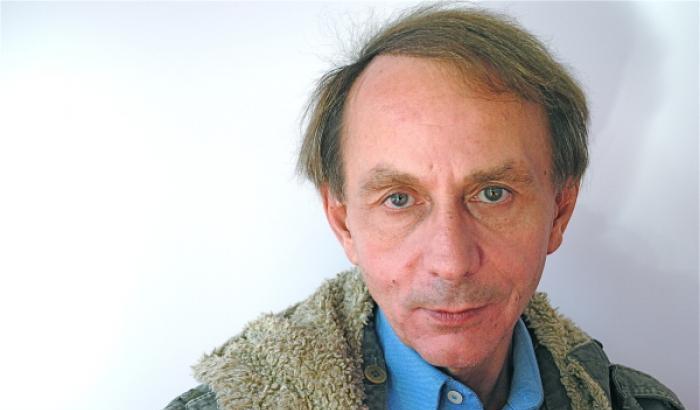 Houellebecq: con il virus dai 70 anni in su non valiamo più, siamo come morti