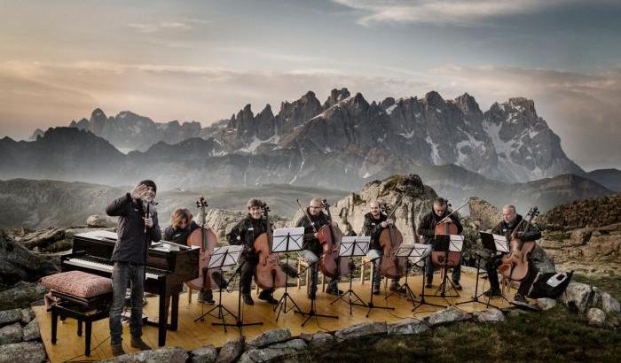 Da Silvestri a Marcorè e Brunello, tornano “i suoni delle Dolomiti”