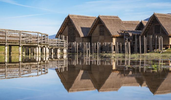 Inaugurato un nuovo Parco Archeo Natura con palafitte nel Trentino