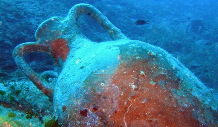 Due anfore e un cannone, squarci di storia nelle acque di Cagliari