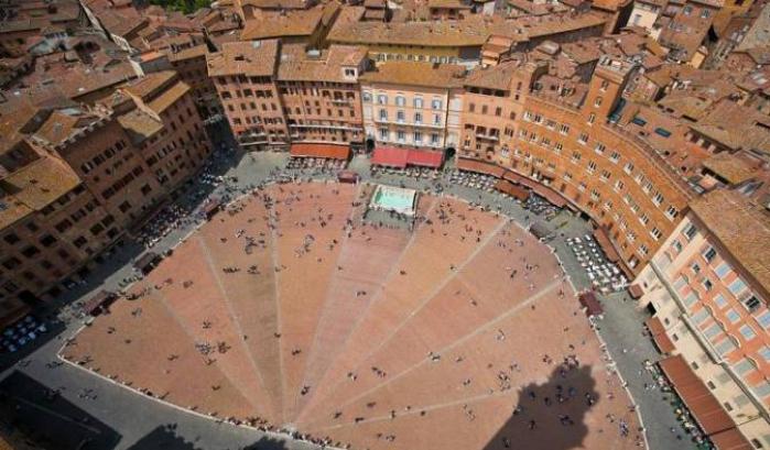 Antonio Pappano dirige l’Orchestra di Santa Cecilia in Piazza del Campo