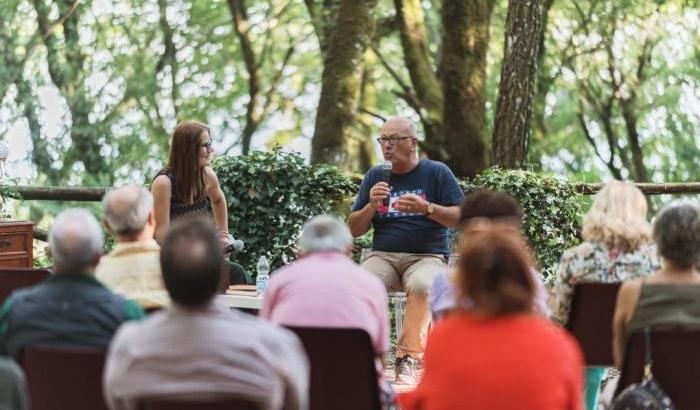 La Posta Letteraria, la rassegna che porta nel bosco di Radicofani i grandi autori italiani