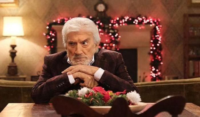 Un anno senza Gigi Proietti. In sala, a Natale, il suo ultimo film