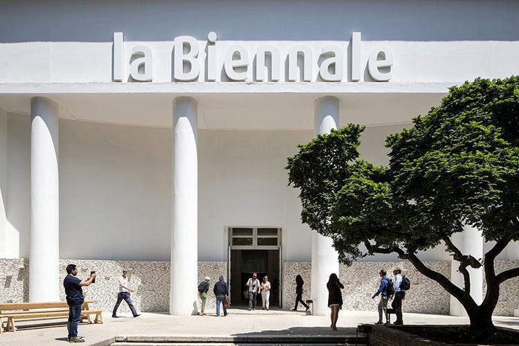 Gli artisti russi si ritirano dalla Biennale di Venezia