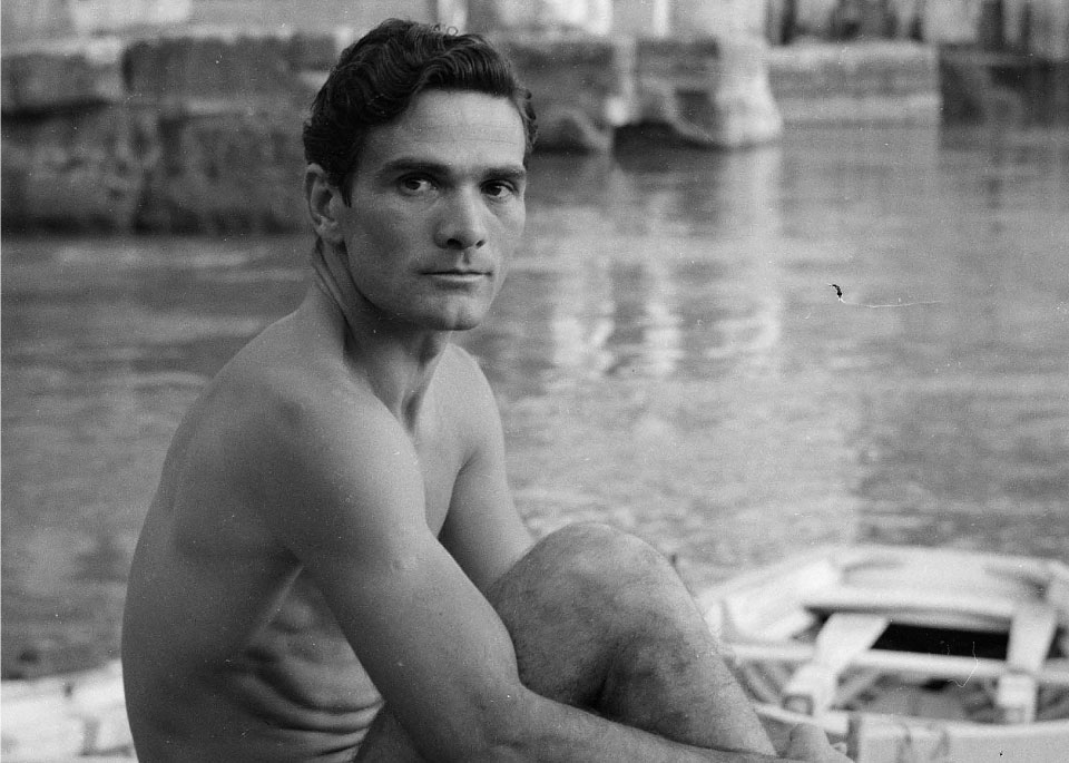 Roma celebra indegnamente Pier Paolo Pasolini chiuso in uno sgabuzzino