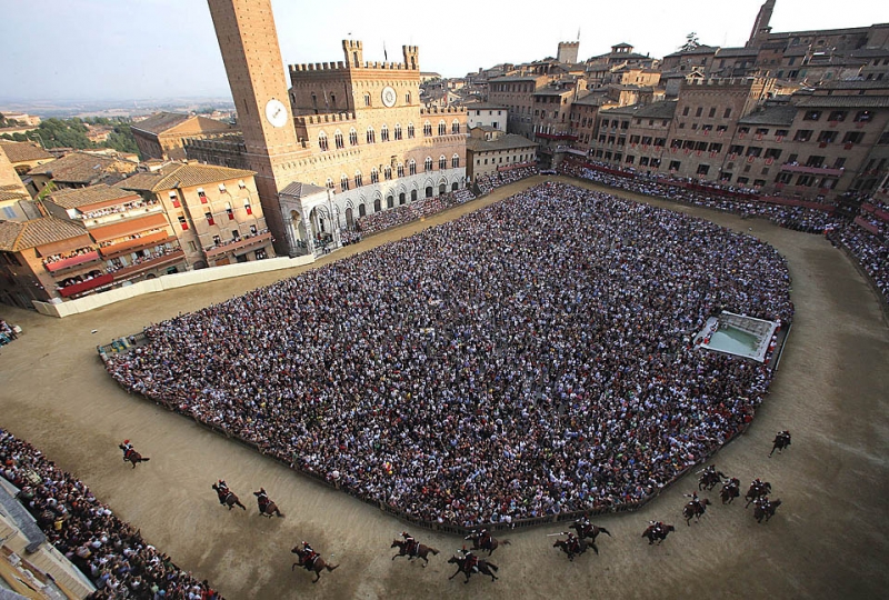 Dopo due anni Siena sorride: ritorna il Palio