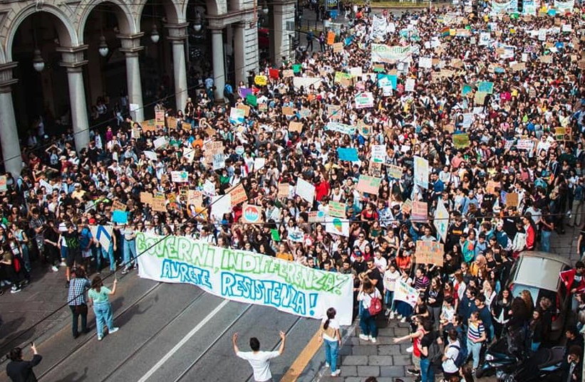 Siccità e disastri. In mezzo all’amnesia della politica ci pensano i giovani a rilanciare le tematiche ambientali