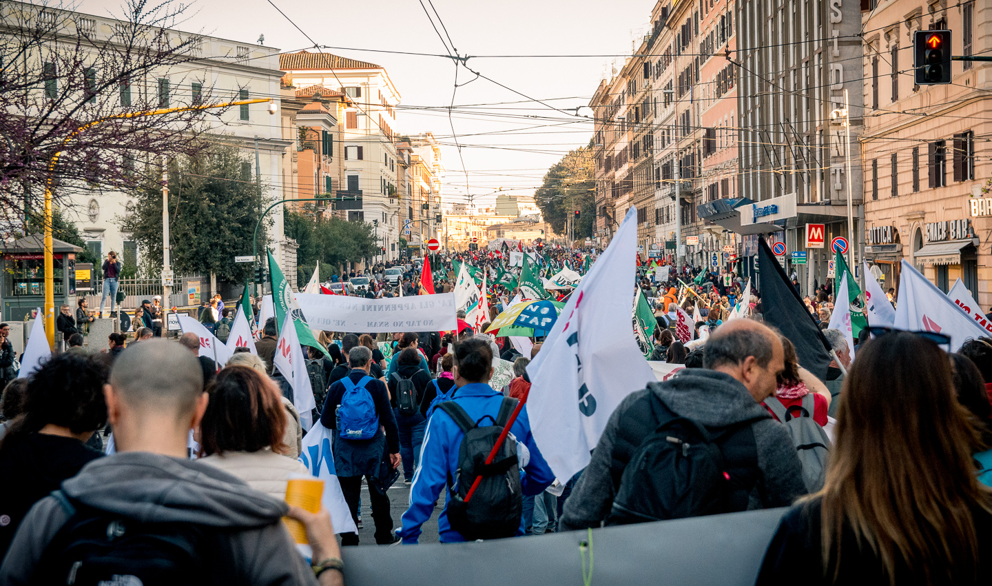 L’urlo dei giovani e l’interlocutore sordo, i partiti