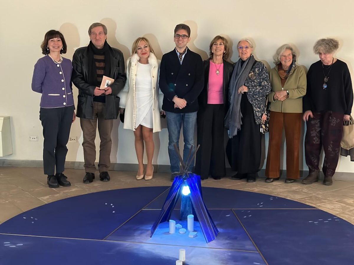 Inaugurata la mostra “È annuncio - la cometa di luce nella notte” dedicata a Guido Strazza