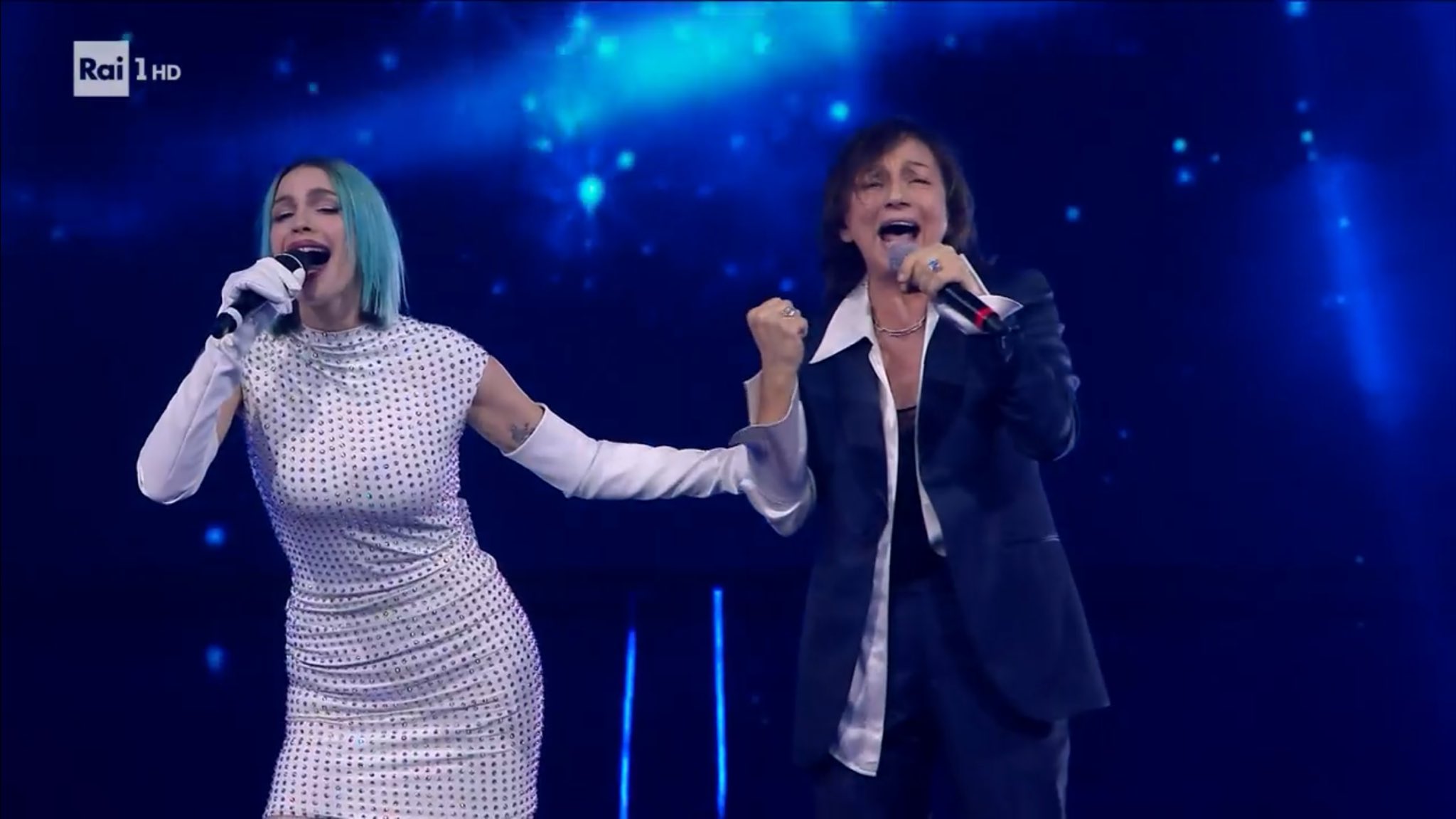 Sul palco di Sanremo irrompe Gianna Nannini ed è tutt'altra musica