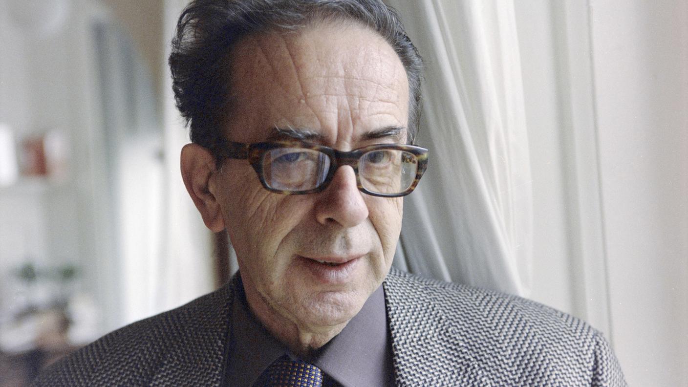 Addio al famoso scrittore e poeta albanese Ismail Kadare