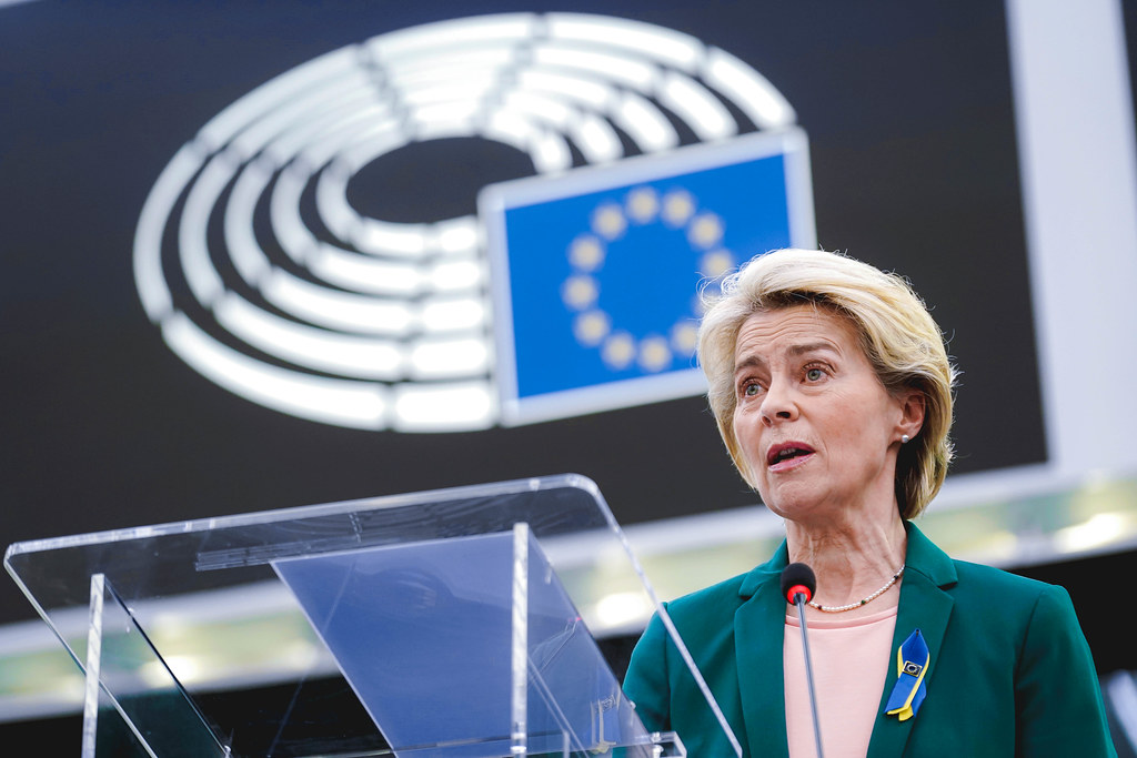 Secondo mandato per Von del Leyen: una vittoria risicata e un clima teso