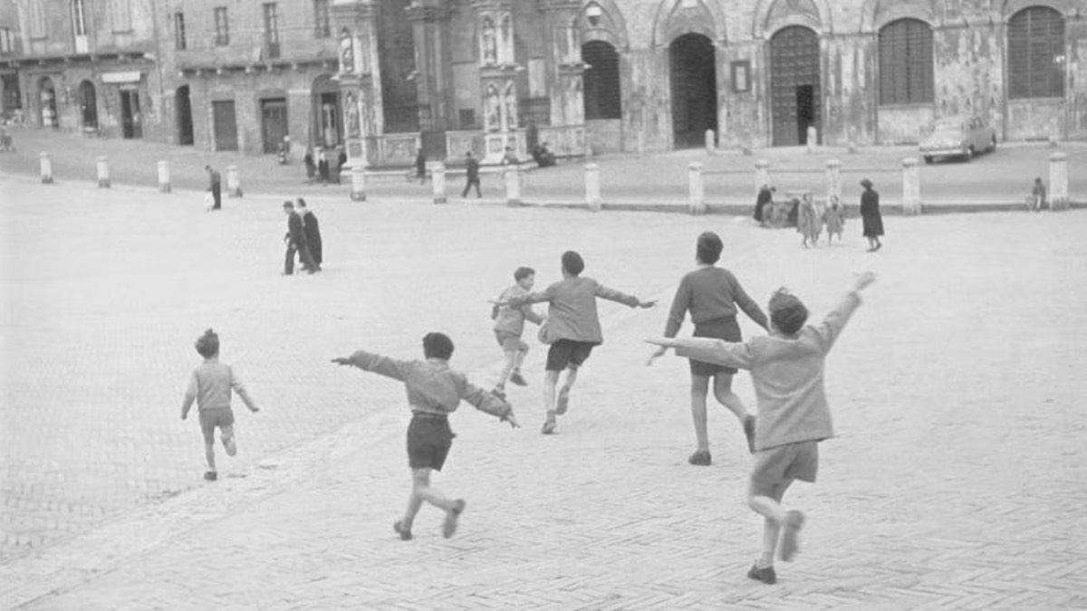 Henri Cartier-Bresson: in mostra a Torino le sue opere che raccontano l'Italia d'altri tempi