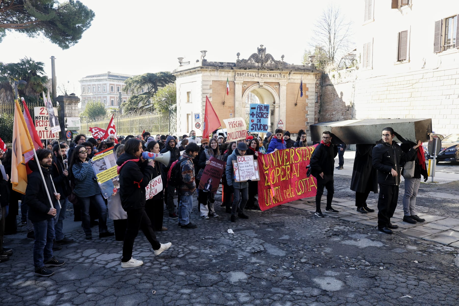 Contro i tagli ai finanziamenti alle università e per la riforma del precariato