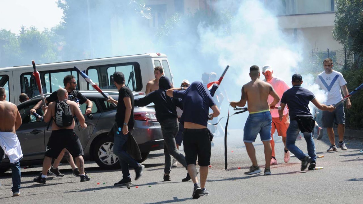 IMG_0244 Aggressioni, morti e guerriglia: quando lo sport diventa preda dei gruppi violenti