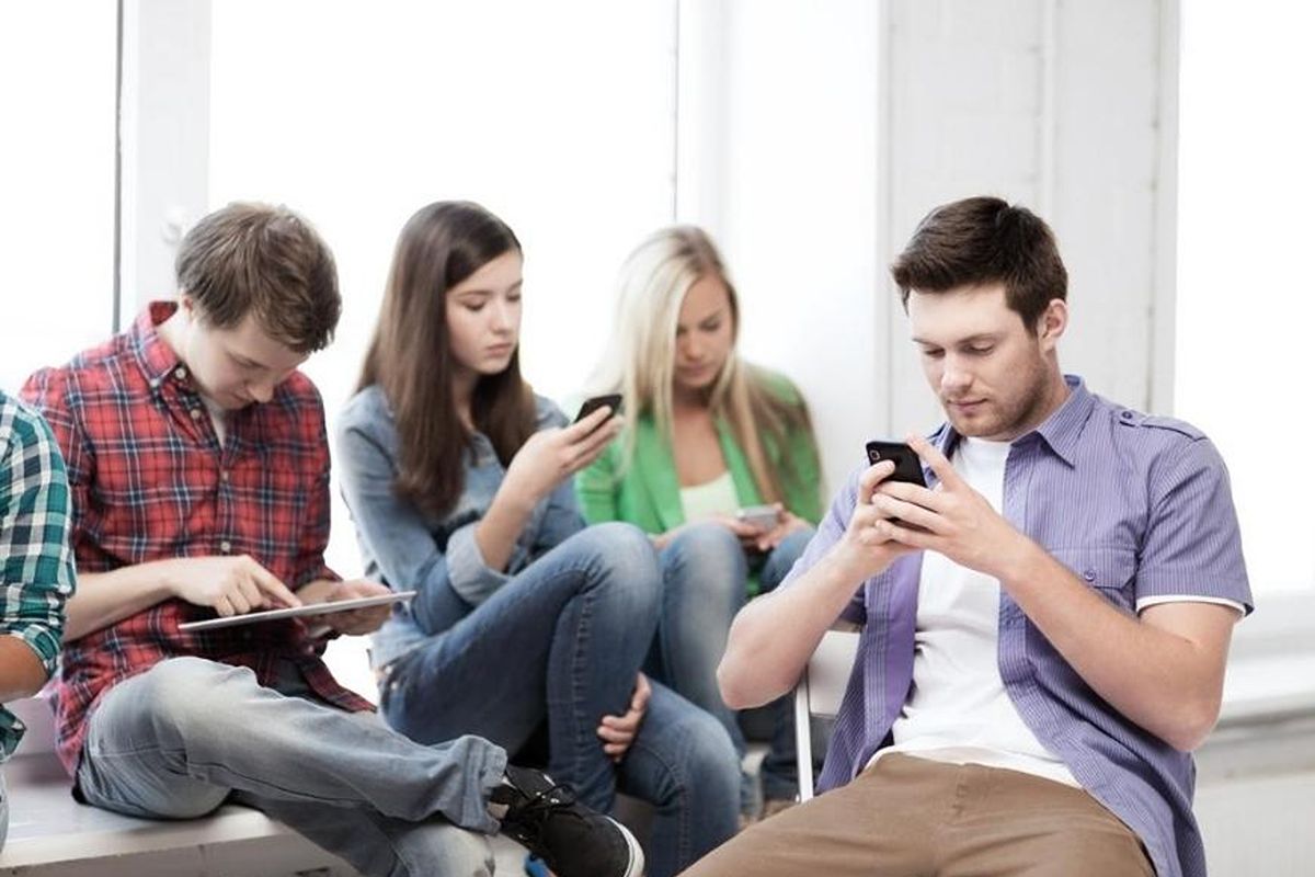 fenomeno-fomo I giovani si informano su TikTok, Instagram e YouTube: l’analisi del Reuters Institute