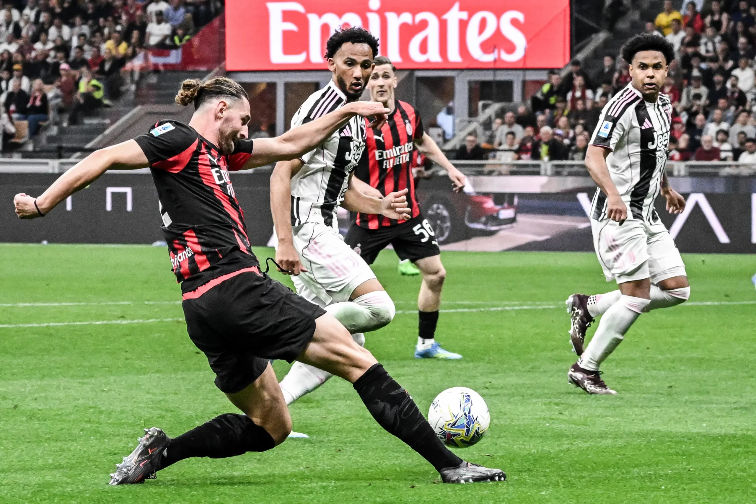 L&rsquo;Inter a soli 3 punti dal titolo, ma la battaglia finale per il quarto posto rimane viva