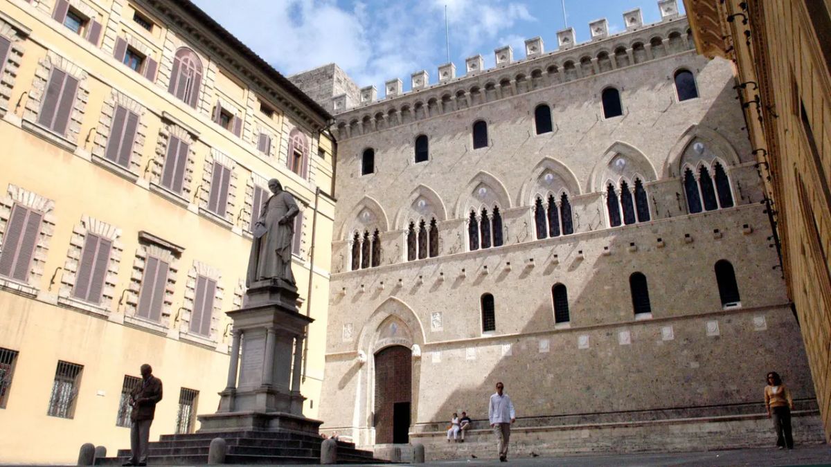 Tutti vogliono la banca più antica del mondo ma c'è chi la vuole per non farla più essere senese
