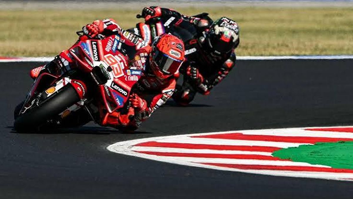 images (1) Marquez in versione alieno, doppietta a Misano