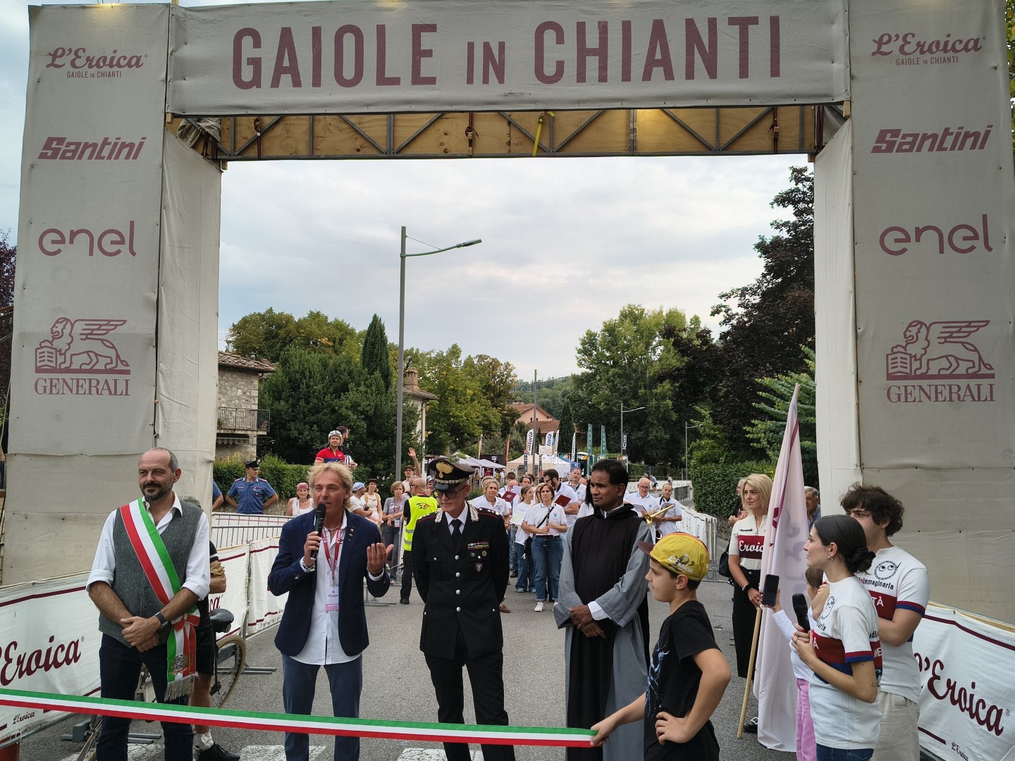 L’Eroica torna a Gaiole, tra biciclette e polvere